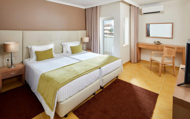 Santa Eulália Suite Hotel & SPA