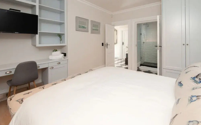 Malayla Guesthouse - Adults Only