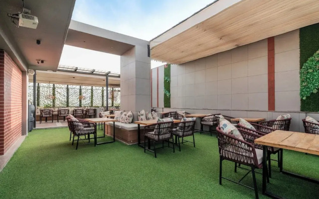 Stay Studio Hotel & Residences