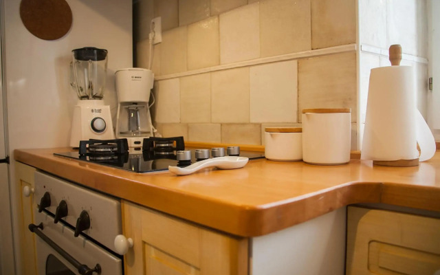 Apartment House Art Bol