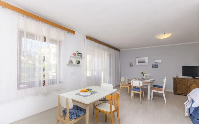 Apartments and Rooms Antee