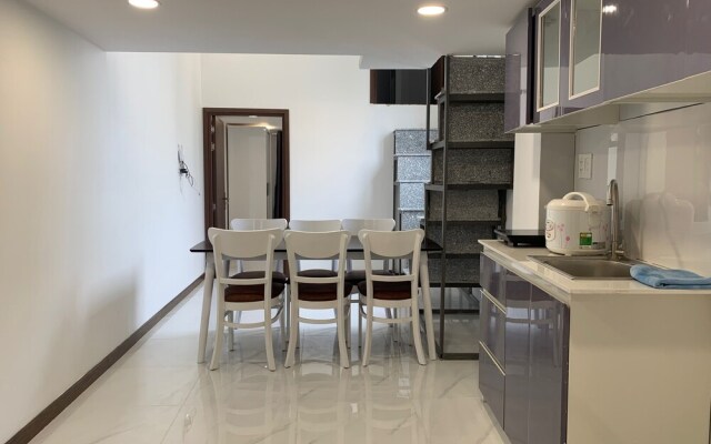 Smiley Apartment District 2