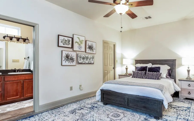 Upstay - Govalle Get-a-way