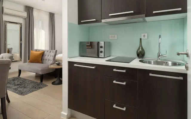 Apartments Studios 81