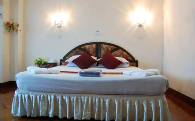 Summer Palace Hotel