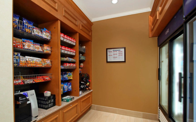 Hilton Garden Inn St. Charles