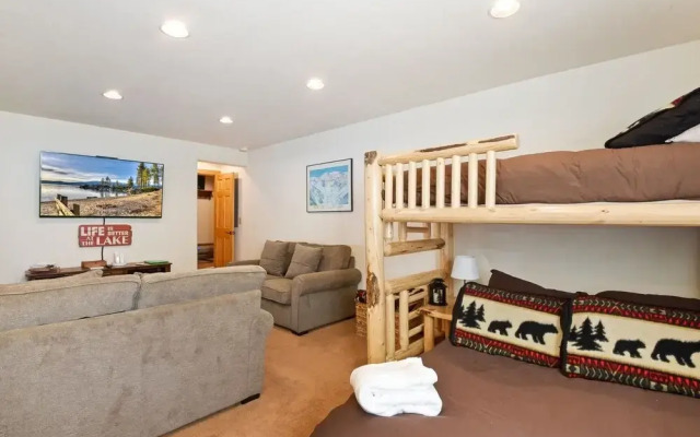 Cottonwood Place Vacation Home by RedAwning