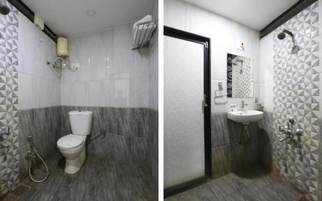 OYO 28441 Hotel Ashirwad