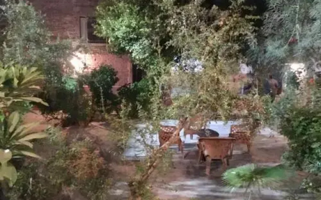 saffron guest house & hostel