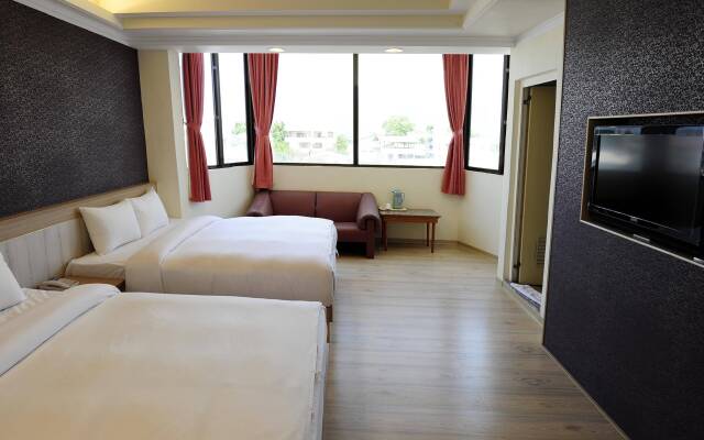 Yadi Hotel
