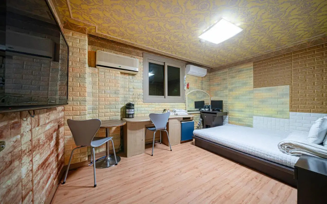 Dongrae Oncheon Hotel