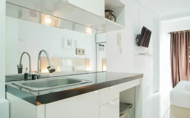 Simply Strategic and Homey Studio Signature Park Tebet Apartment
