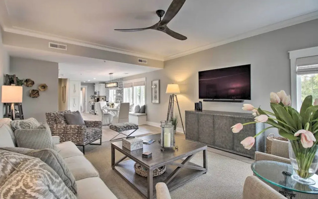Pet-friendly Villa w/ Balcony in Bluffton!
