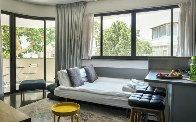 Turquoise Chic Apartment by Sea N' Rent
