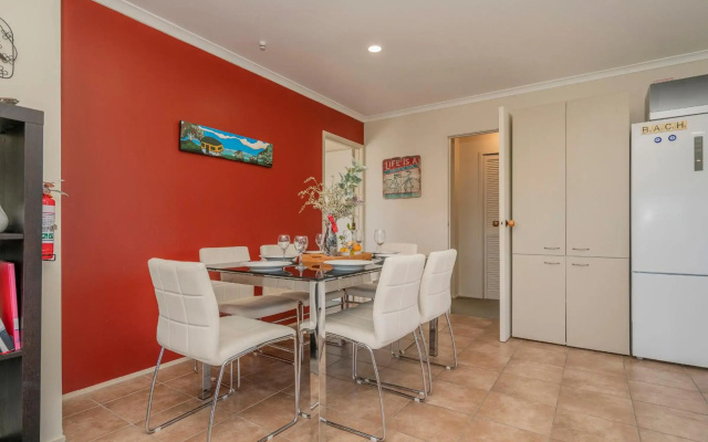 Surf Stay - Whitianga Holiday Home