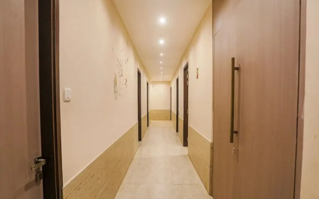 Fabhotel The Grand Suites