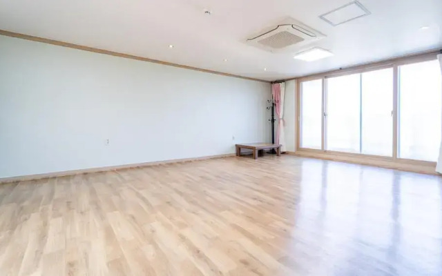 Yeosu Moranggee Pension