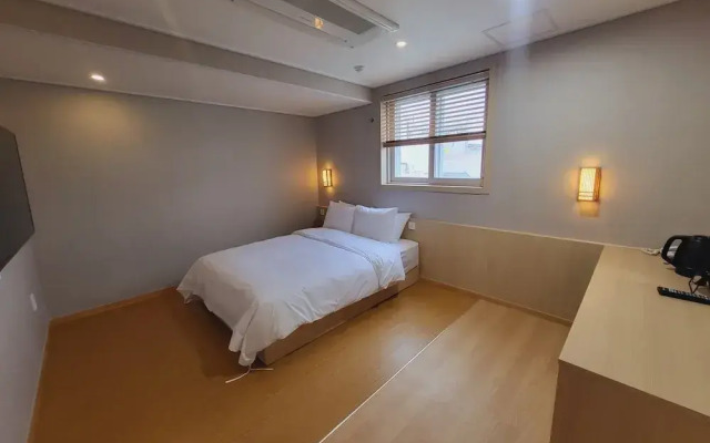 Hotel raza b