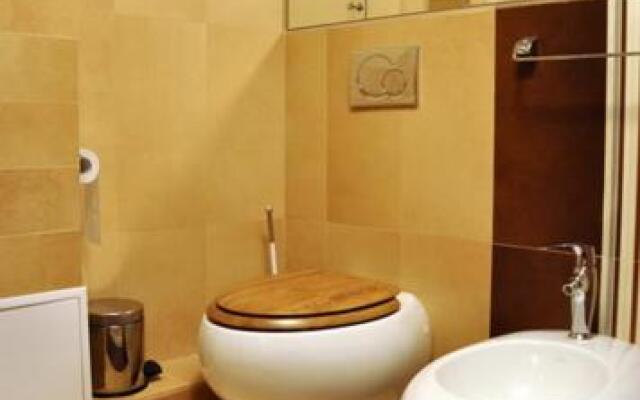 Apt. 23 Linda Residence