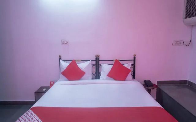 OYO 12250 Home Kesar Vilas near Trident Udaivilas