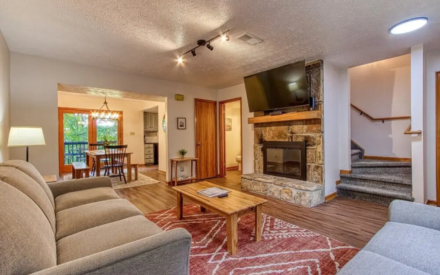 Pinecrest Townhomes-1K-2Q Unit-Renovated