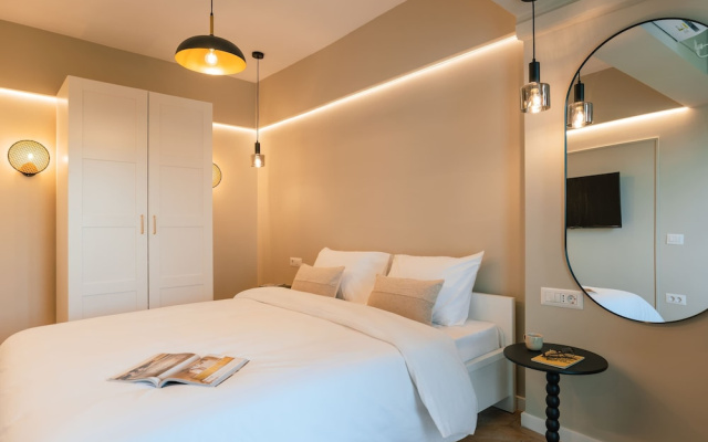 New Unirii Apartments by Olala Homes