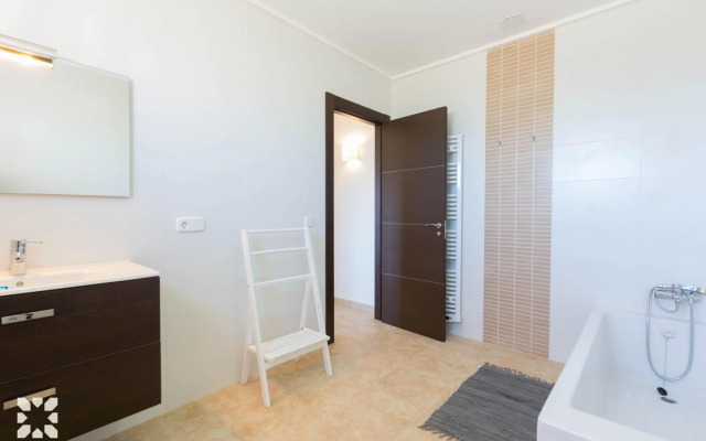 Villa Dalia by Abahana Villas