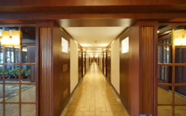 Tingyue Hotel