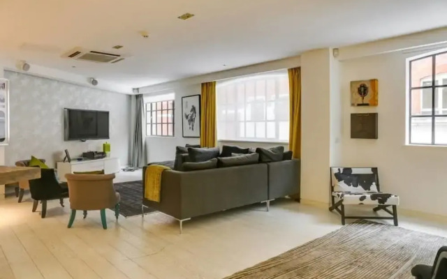 Luxury 2-bed, 2-bath Loft-style Flat in Covent Gdn