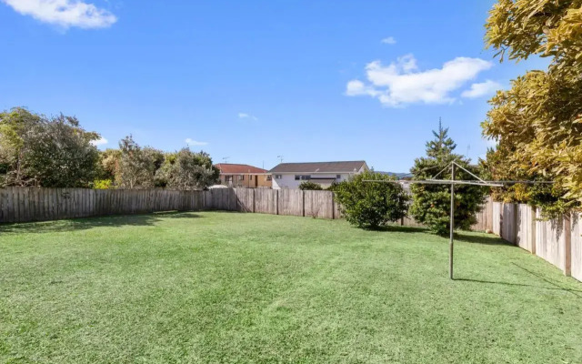 Snells Seaside Bach - Snells Beach Holiday Home