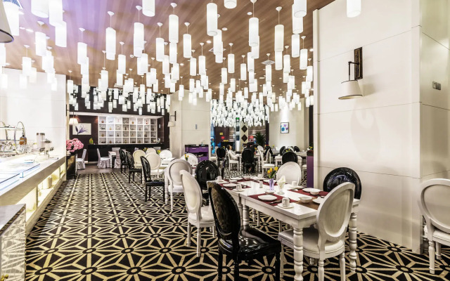 New Beacon Luguang International Hotel - Wuhan Optics Valley Plaza