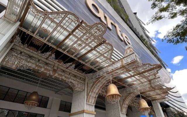 Modern Suites at Arte Mont Kiara by Iconique