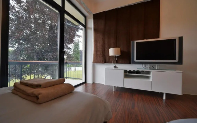 Nia Villa