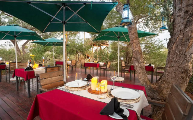 Moya Safari Villa