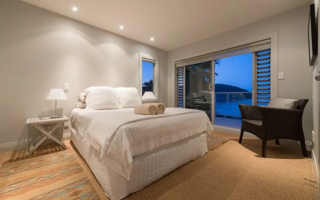 Sea Breeze Lodge