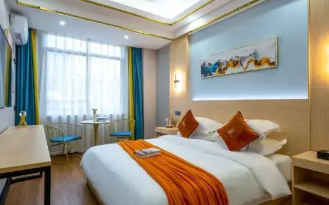 Empire Hotel