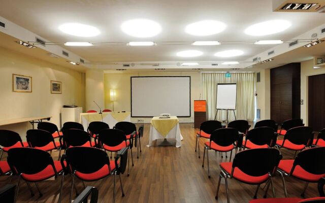 La Meridiana Bleisure Hotel