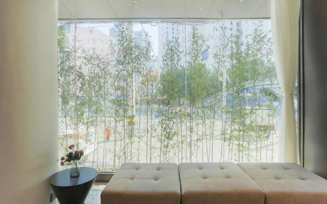 Homeinn Plus Hotel (Shanghai Zhongshan Park Jiangsu Road Subway Station)