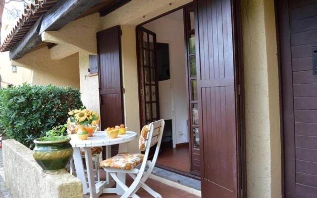 Appartement Le Lavandou, 1 pièce, 2 personnes - FR-1-251-66