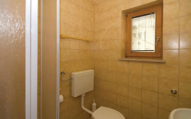 Beautiful Home in Povile With Wifi and 2 Bedrooms