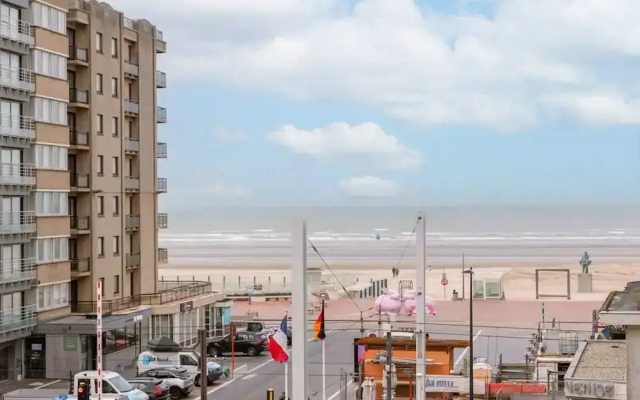 Superb Apartment With sea View and Private Parking