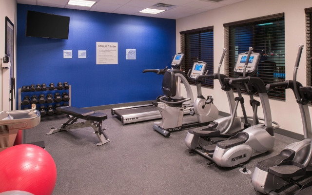 Holiday Inn Express & Suites Bakersfield Airport by IHG