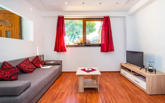 Stunning Apartment in Razanac With 2 Bedrooms and Wifi