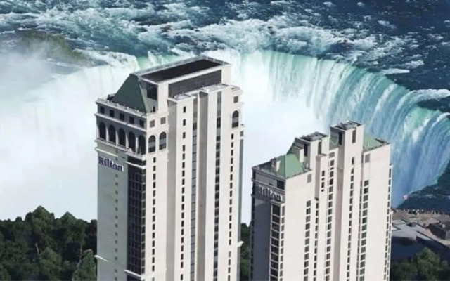 Hilton Niagara Falls/Fallsview Hotel & Suites