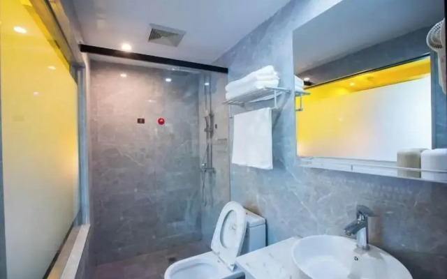 Junyi Hotel (Shaoxing Shangyu Pedestrian Street)