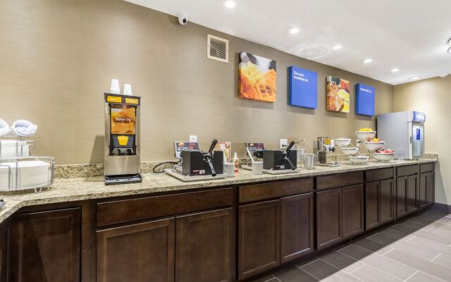 All American Inn & Suites Norwalk