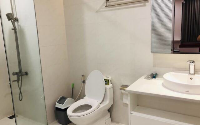 Sunrise City Alms Luxury Apartment