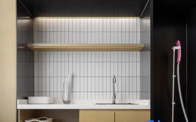 Urban convenience hotel (wuhan university of technology store)