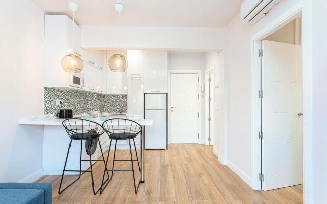 1 Bd Apartment With Balcony Perfect Location. Santa Marta II