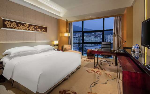 Hilton Guangzhou Baiyun - Free Shuttle for Canton Fair Period, Close to Luhu Golf Club & Leather Market